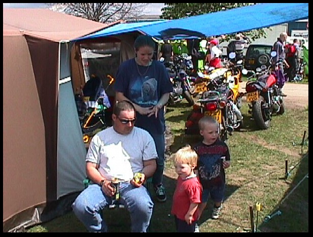 602x451 pixels (126K)