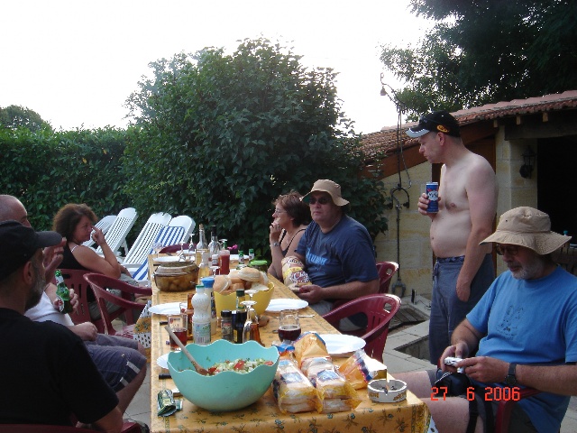 640x480 pixels (135K)