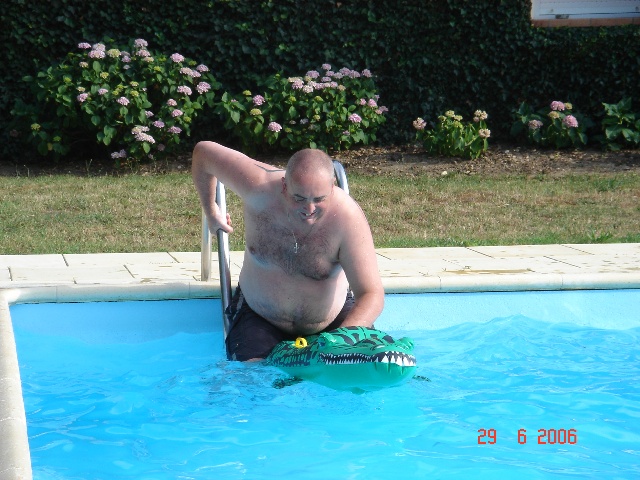 640x480 pixels (133K)