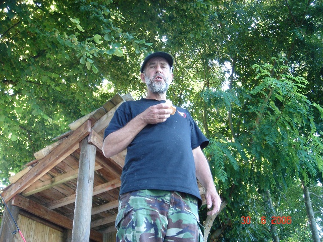 640x480 pixels (199K)