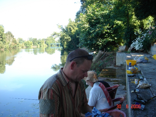 640x480 pixels (130K)