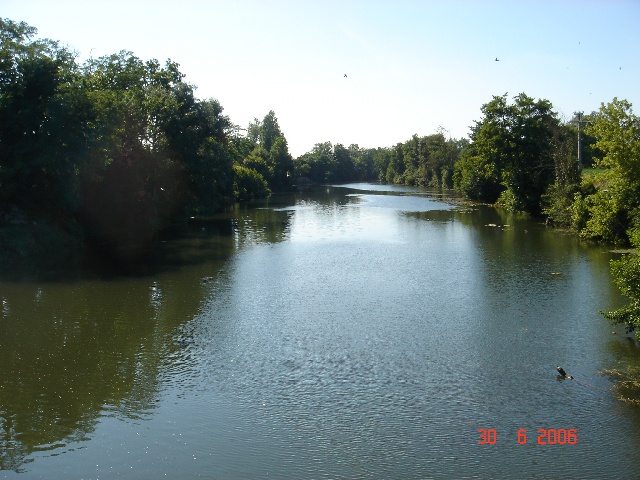 640x480 pixels (121K)