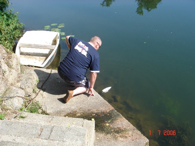 640x480 pixels (123K)