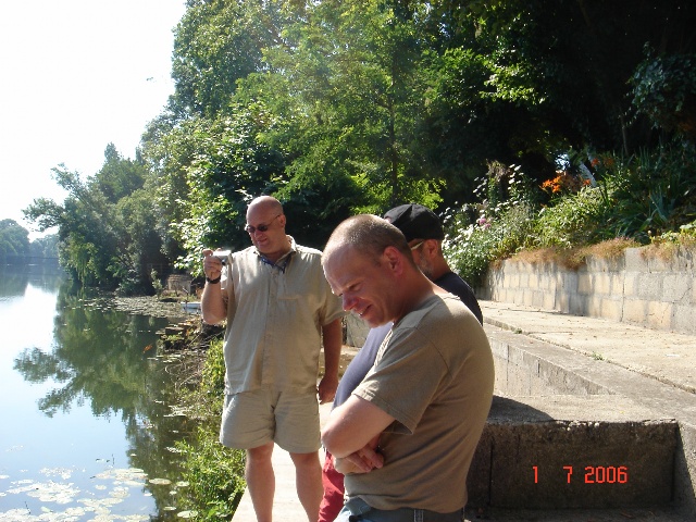 640x480 pixels (152K)