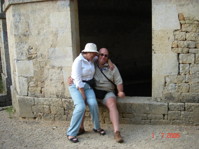 640x480 pixels (137K)