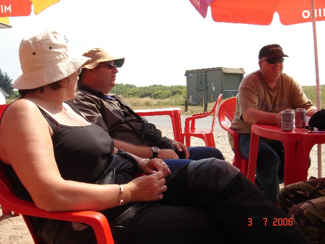 640x480 pixels (104K)