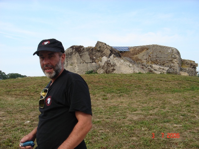 640x480 pixels (125K)