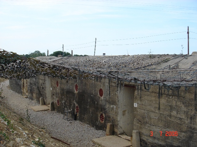 640x480 pixels (128K)