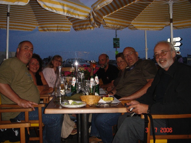 640x480 pixels (127K)