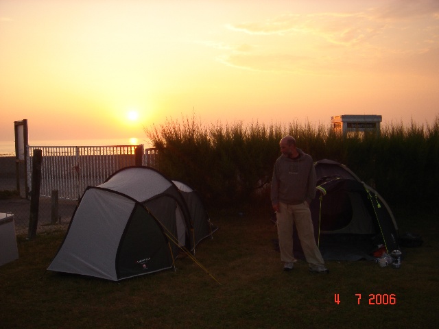 640x480 pixels (70K)