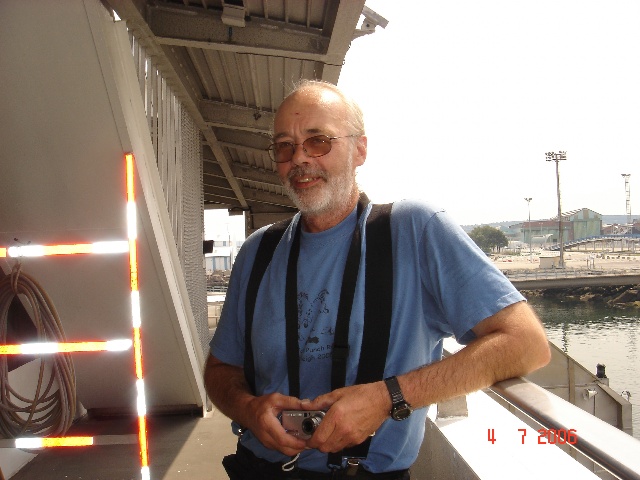 640x480 pixels (100K)