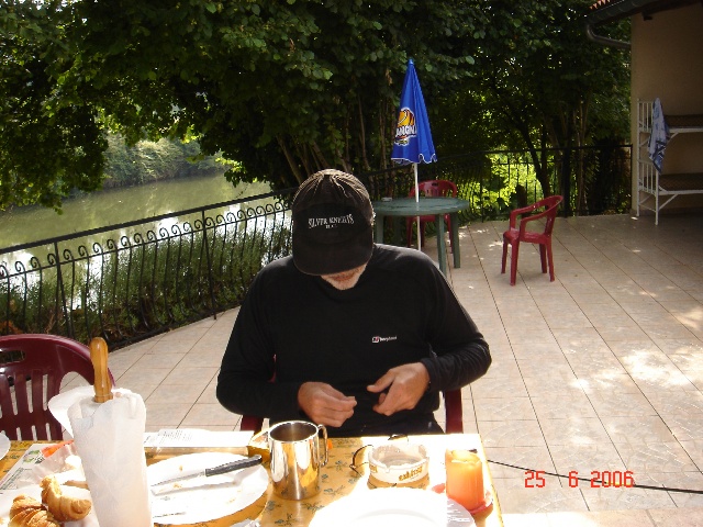 640x480 pixels (141K)