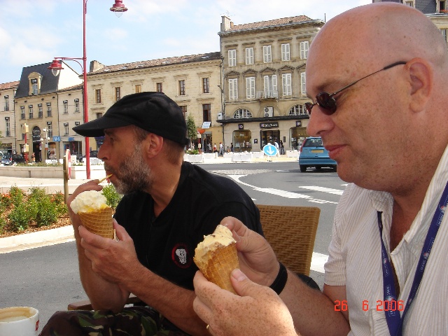 640x480 pixels (129K)