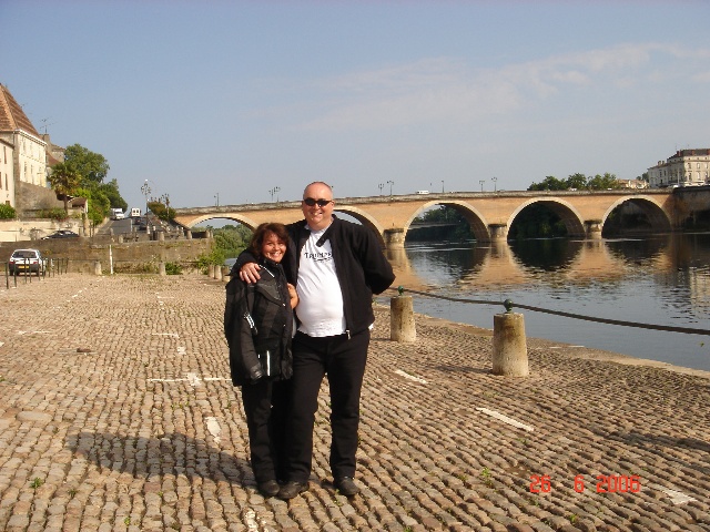 640x480 pixels (137K)