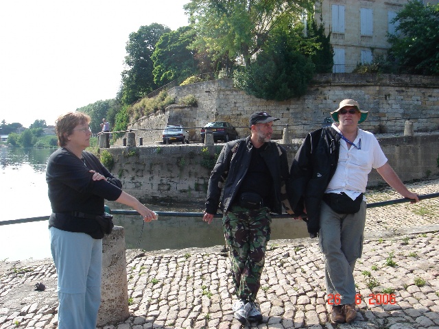 640x480 pixels (154K)