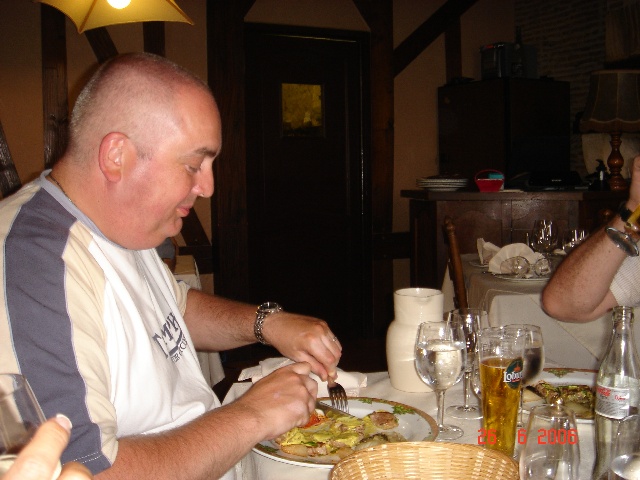 640x480 pixels (103K)