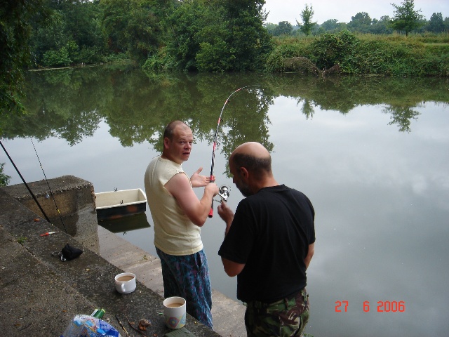 640x480 pixels (122K)