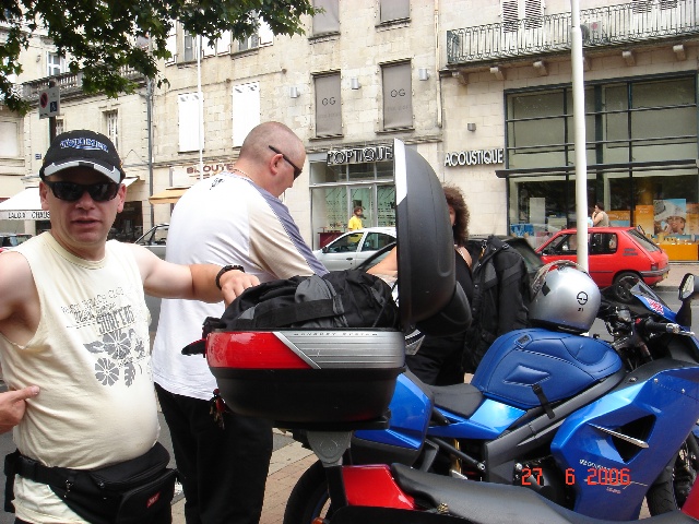 640x480 pixels (151K)