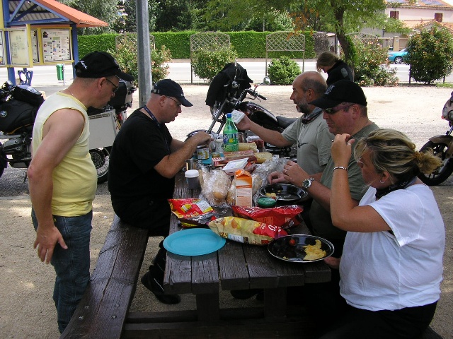 640x480 pixels (153K)