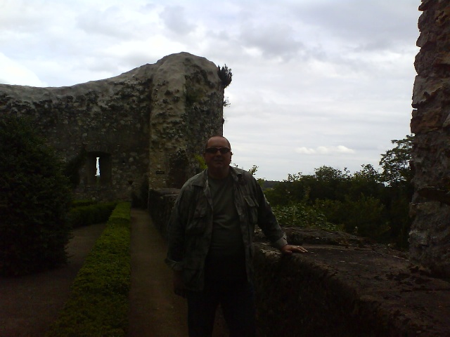 640x480 pixels (79K)