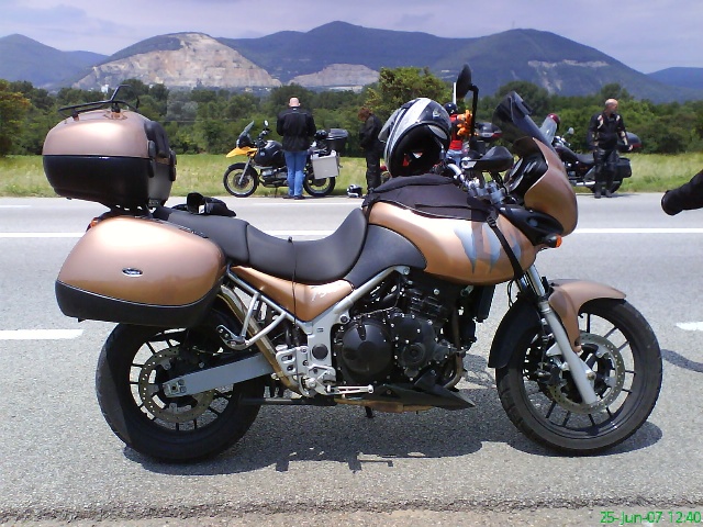 640x480 pixels (142K)