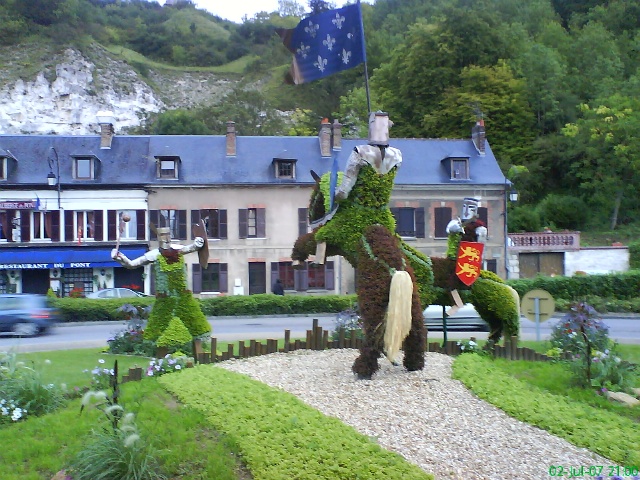 640x480 pixels (157K)