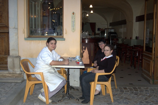 640x424 pixels (98K)