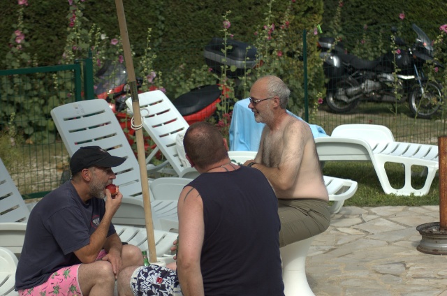 640x424 pixels (107K)