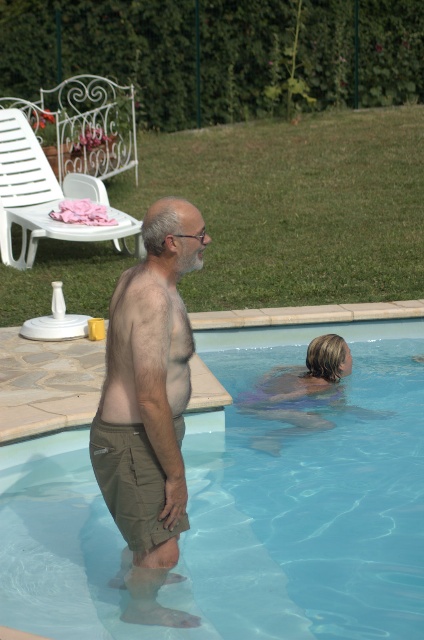 424x640 pixels (92K)