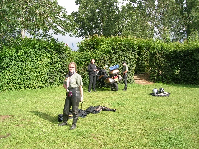 640x480 pixels (223K)