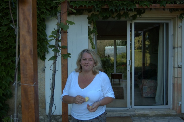 640x424 pixels (89K)