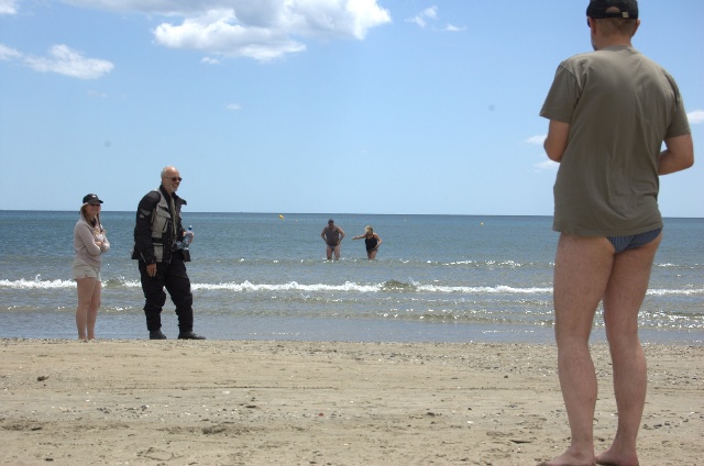 640x424 pixels (83K)