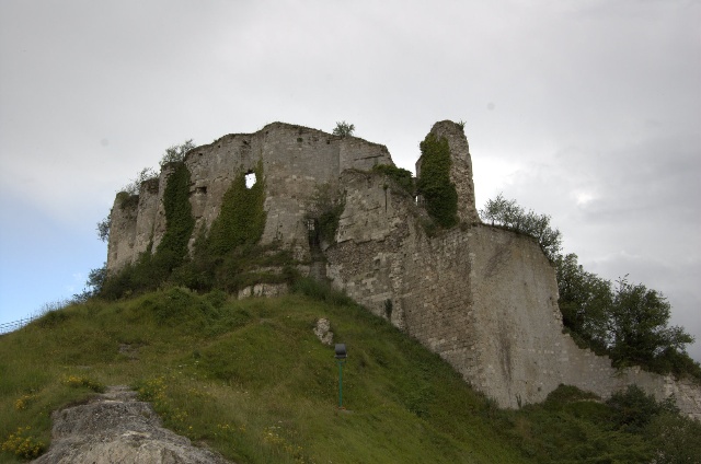 640x424 pixels (83K)