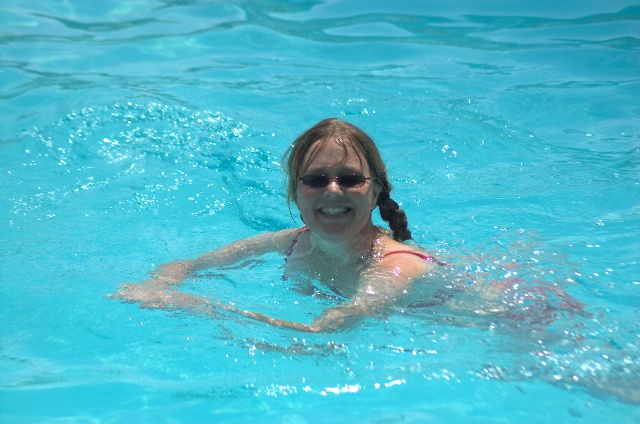 640x424 pixels (103K)