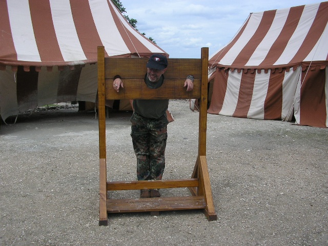 640x480 pixels (139K)