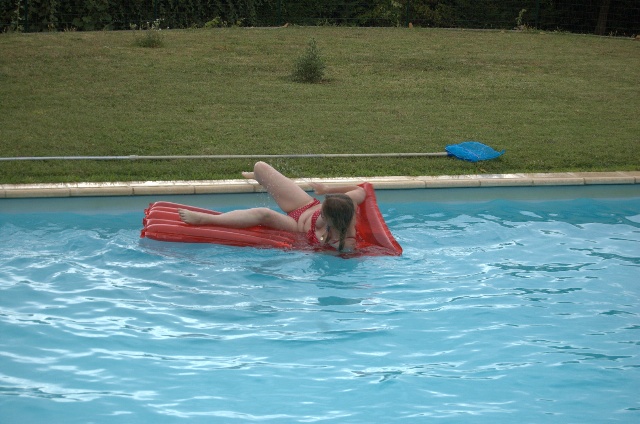 640x424 pixels (109K)