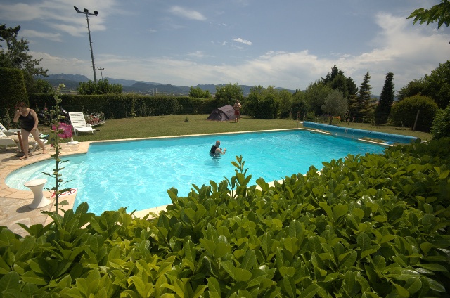 640x424 pixels (122K)