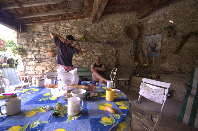 640x424 pixels (127K)