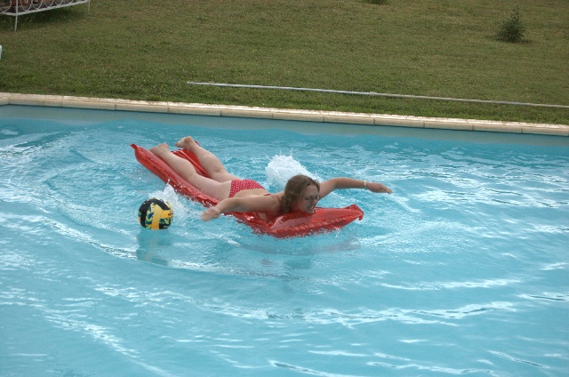 640x424 pixels (115K)