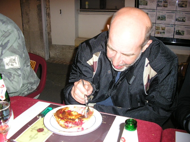 640x480 pixels (140K)