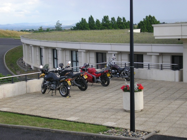 640x480 pixels (125K)