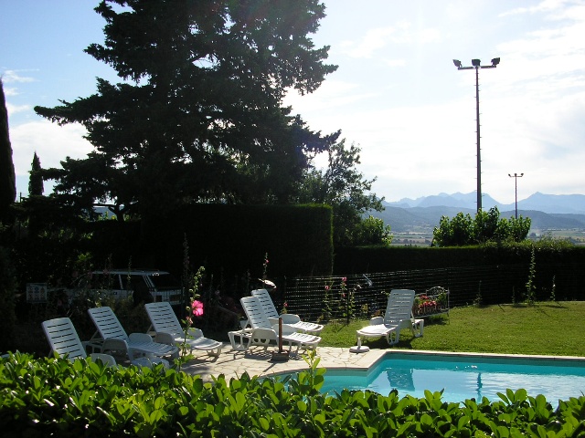 640x480 pixels (133K)