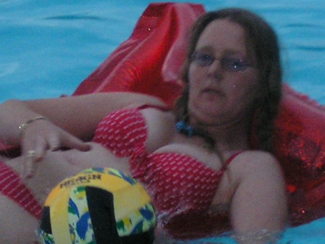 640x480 pixels (84K)