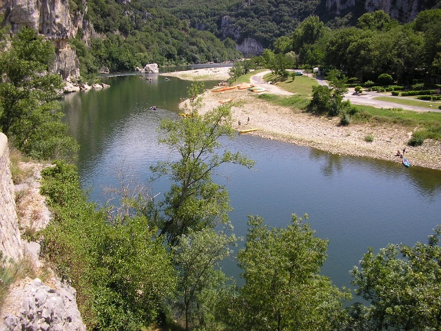 640x480 pixels (186K)