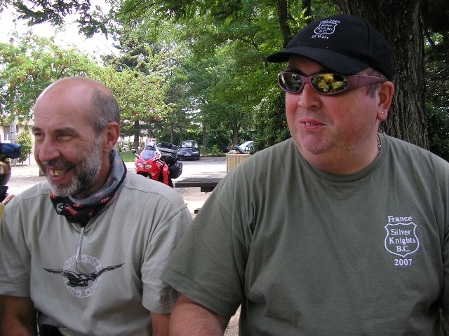 640x480 pixels (142K)