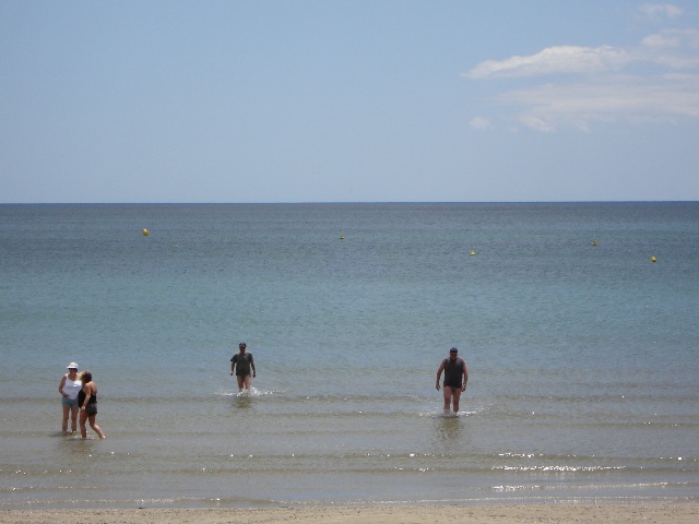 640x480 pixels (75K)