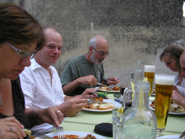 640x480 pixels (121K)