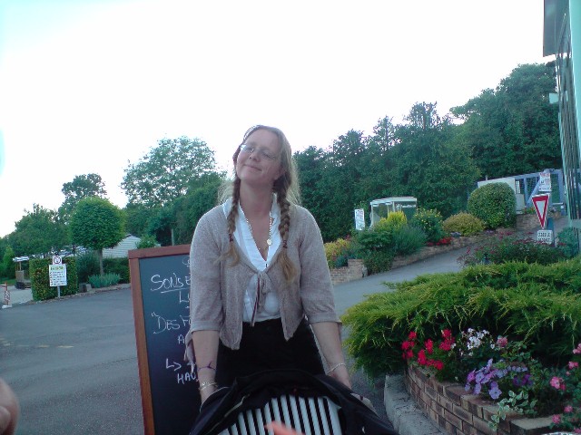 640x480 pixels (81K)