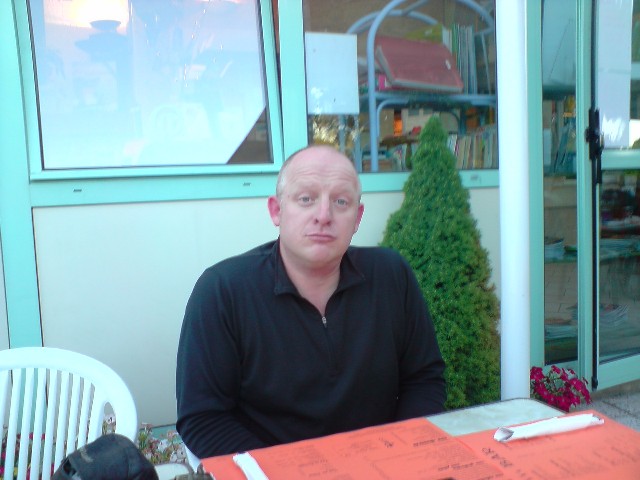 640x480 pixels (63K)