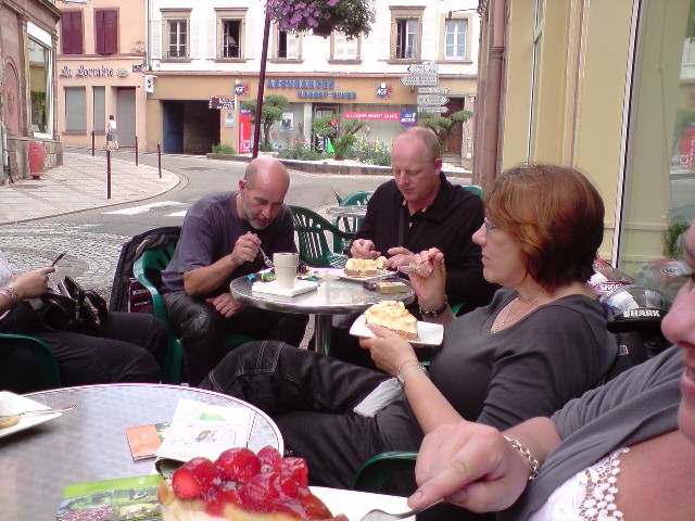 640x480 pixels (99K)